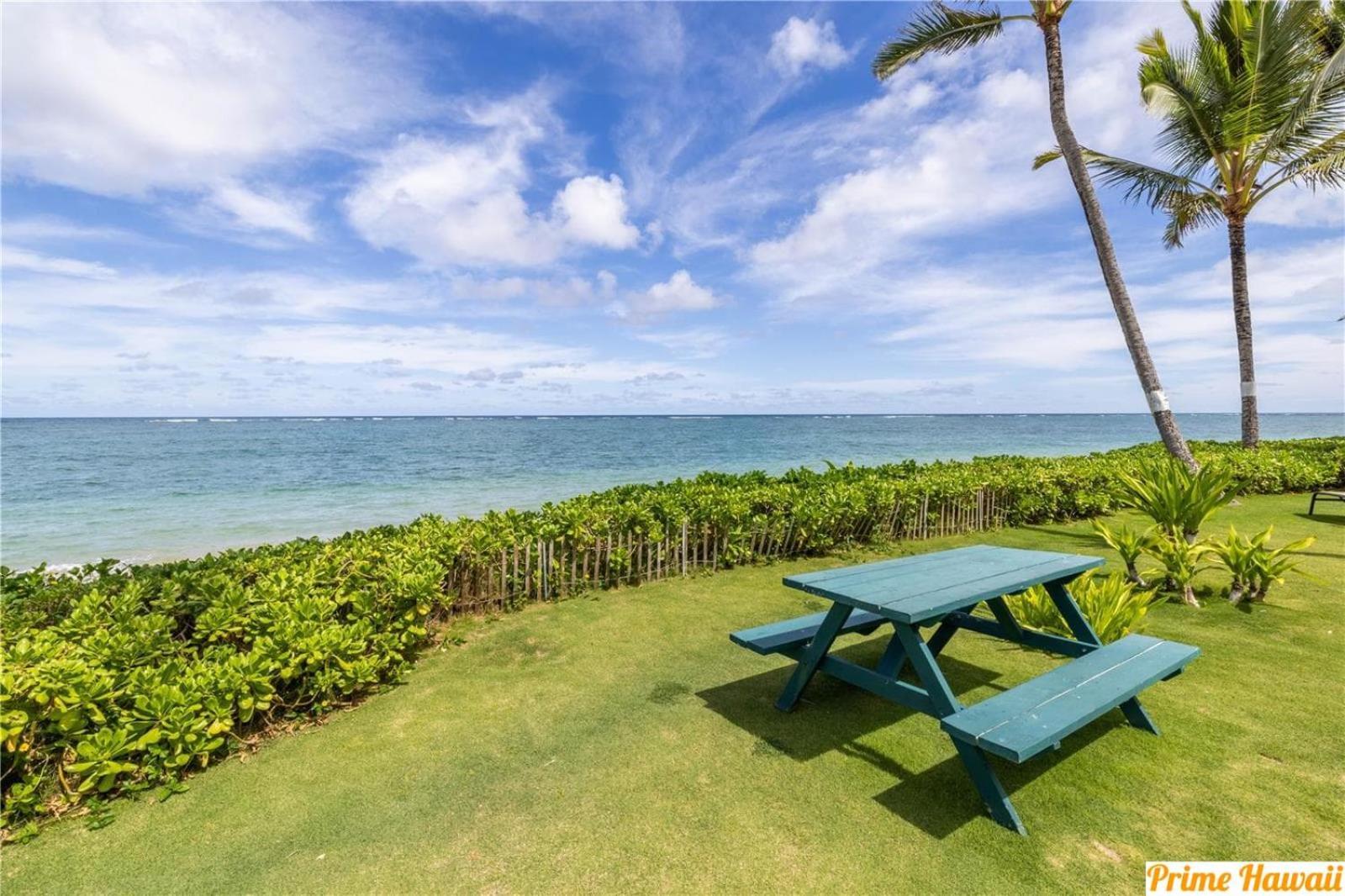 Beachfront Condo With Amazing Views Hau'ula Esterno foto